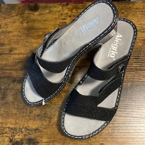 Algeria Sandals NWOT